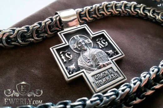 Мужская цепь из серебра с большим крестом, фото